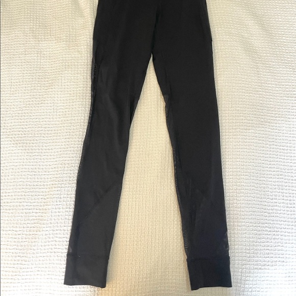Lululemon mesh leggings, Size 4 - Picture 3 of 5